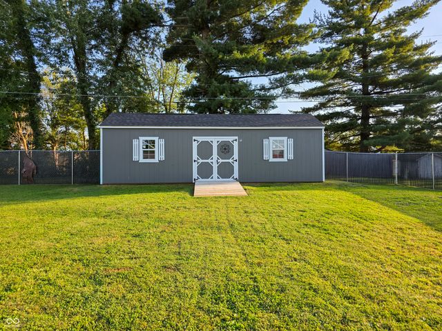 969 A Street SE, Linton, IN 47441