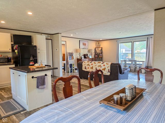 969 A Street SE, Linton, IN 47441