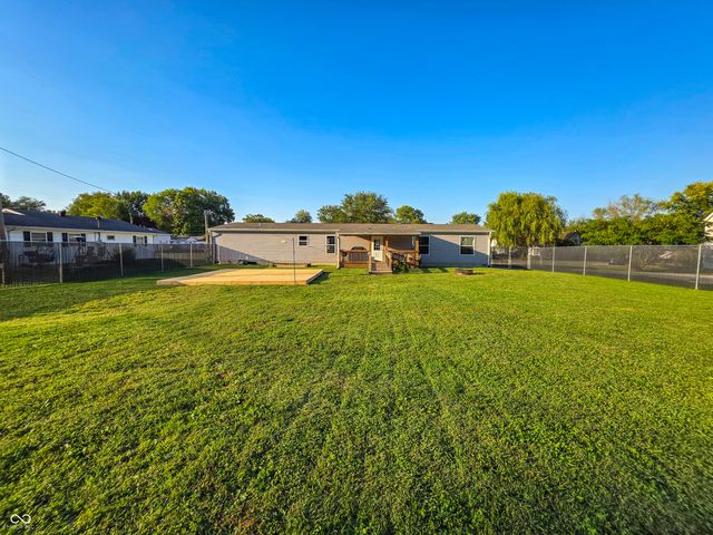 969 A Street SE, Linton, IN 47441