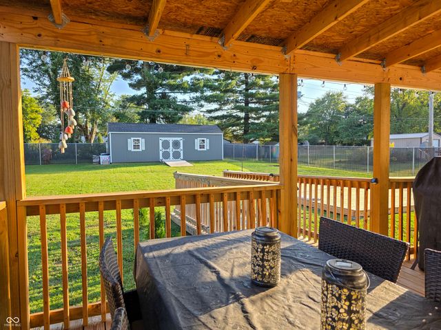 969 A Street SE, Linton, IN 47441