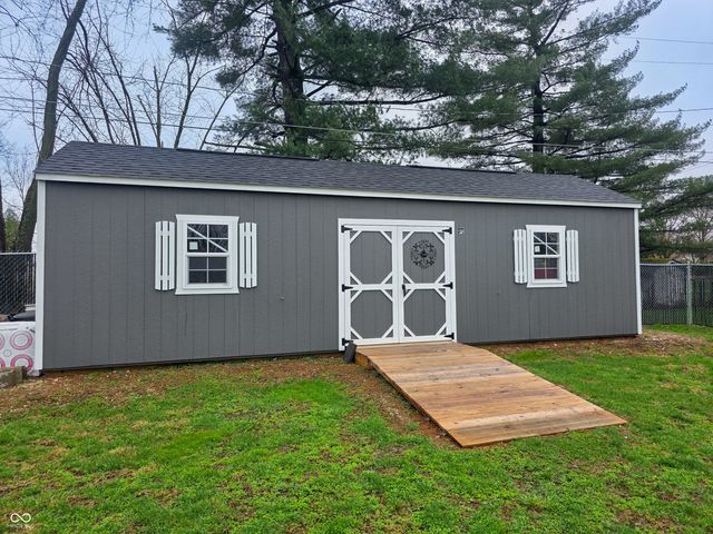 969 A Street SE, Linton, IN 47441