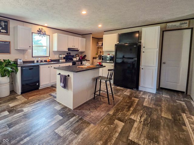 969 A Street SE, Linton, IN 47441