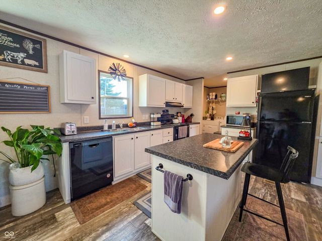 969 A Street SE, Linton, IN 47441