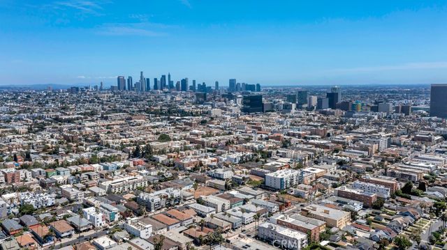 132 N Normandie, Los Angeles, CA 90004