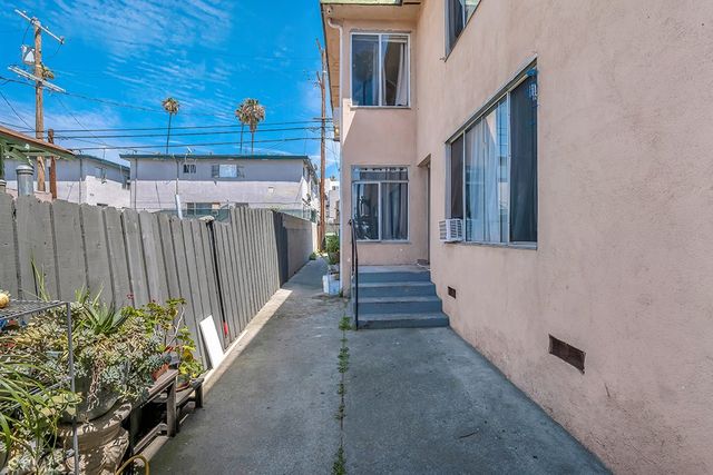 132 N Normandie, Los Angeles, CA 90004