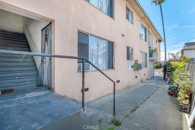 132 N Normandie, Los Angeles, CA 90004
