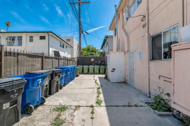 132 N Normandie, Los Angeles, CA 90004