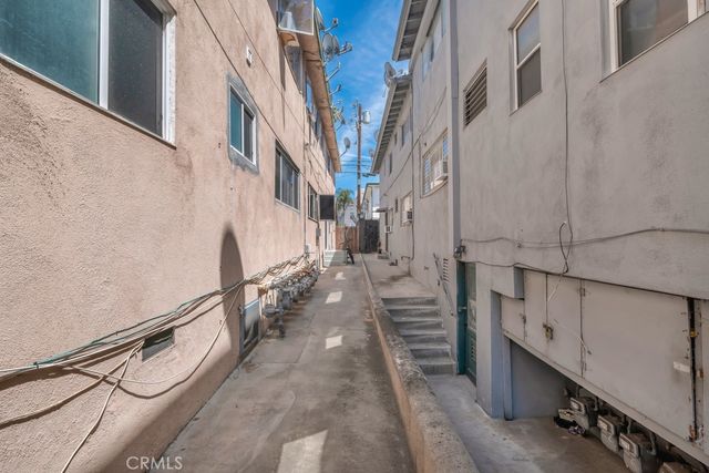 132 N Normandie, Los Angeles, CA 90004