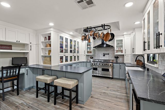 1007 S Gabriel DR, Leander, TX 78641
