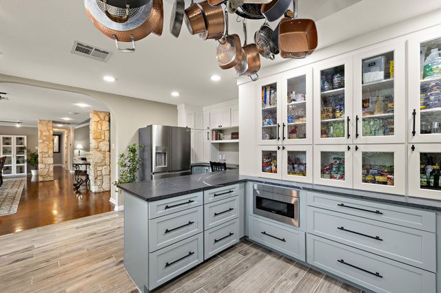 1007 S Gabriel DR, Leander, TX 78641
