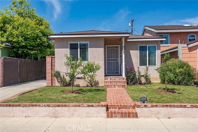 303 E Home, Long Beach, CA 90805