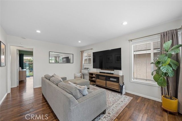 303 E Home, Long Beach, CA 90805