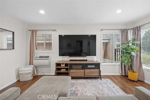 303 E Home, Long Beach, CA 90805