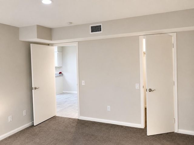 1860 White Oak Dr 217, Houston, TX 77009
