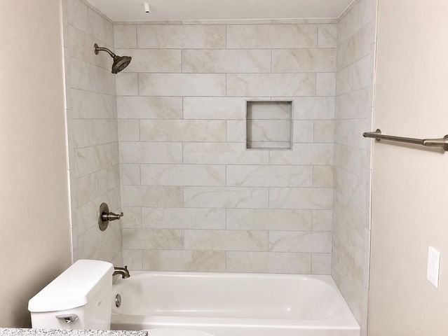 1860 White Oak Dr 217, Houston, TX 77009