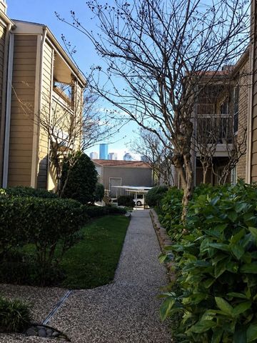 1860 White Oak Dr 217, Houston, TX 77009