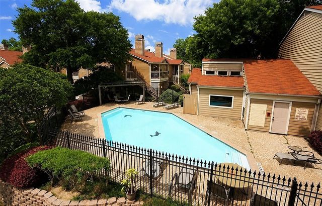 1860 White Oak Dr 217, Houston, TX 77009