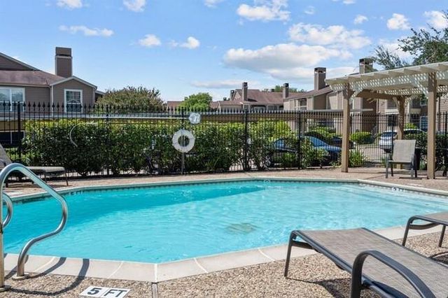 1860 White Oak Dr 217, Houston, TX 77009