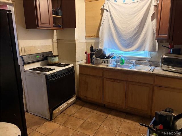 20520 Coventry Street, Detroit, MI 48203