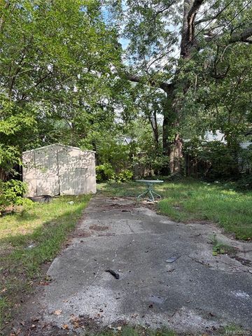 20520 Coventry Street, Detroit, MI 48203