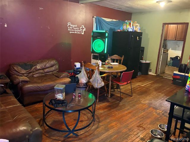 20520 Coventry Street, Detroit, MI 48203