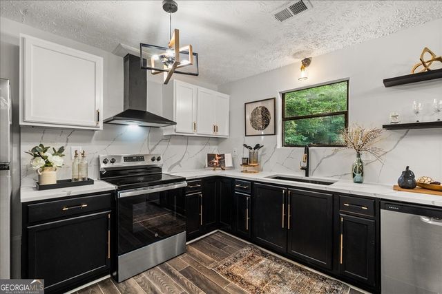 3809 Chimney Ridge Court, Ellenwood, GA 30294