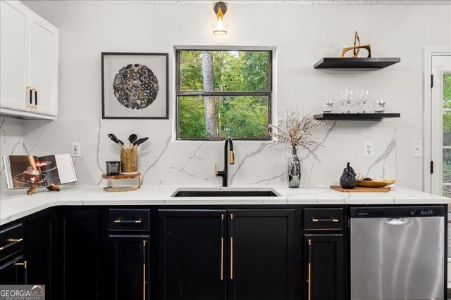 3809 Chimney Ridge Court, Ellenwood, GA 30294