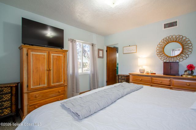 2 Holiday Lane S, Titusville, FL 32796