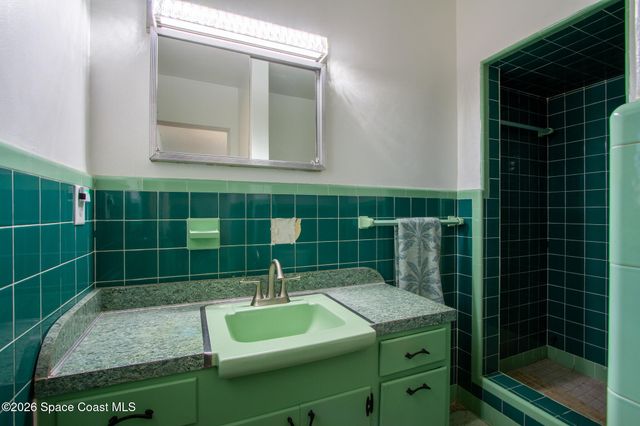 2 Holiday Lane S, Titusville, FL 32796