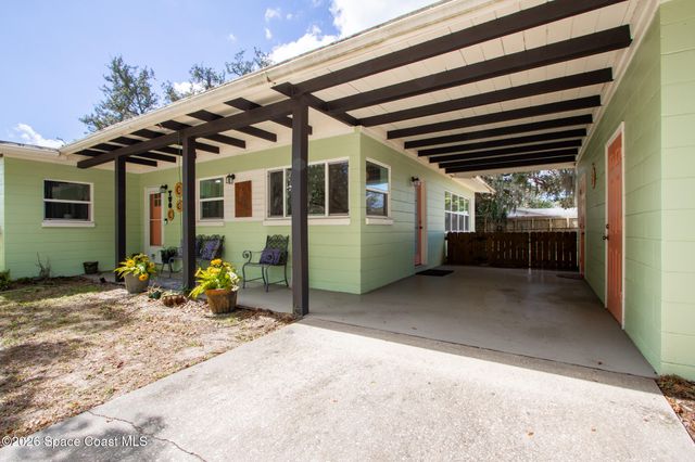 2 Holiday Lane S, Titusville, FL 32796