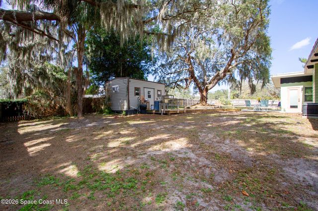 2 Holiday Lane S, Titusville, FL 32796
