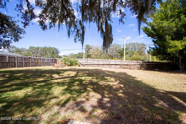 2 Holiday Lane S, Titusville, FL 32796