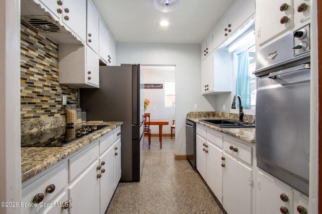 2 Holiday Lane S, Titusville, FL 32796