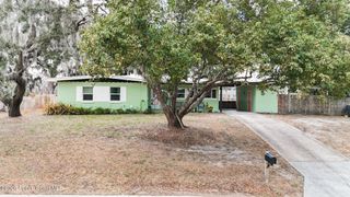 2 Holiday Lane S, Titusville, FL 32796