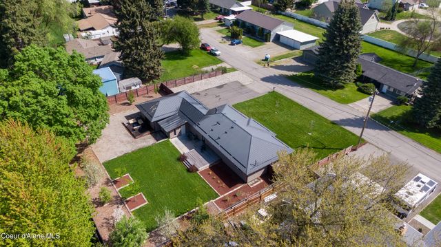 9347 N Baack RD, Hayden, ID 83835