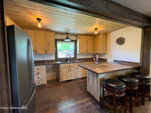 9347 N Baack RD, Hayden, ID 83835