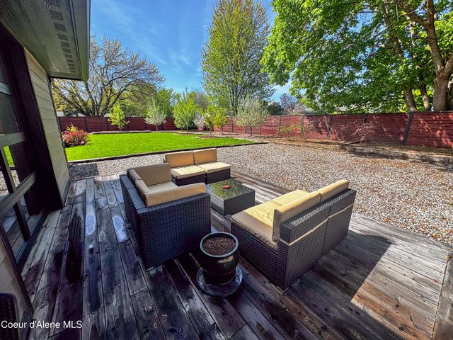 9347 N Baack RD, Hayden, ID 83835