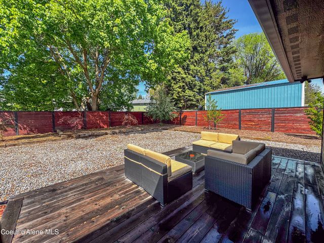 9347 N Baack RD, Hayden, ID 83835