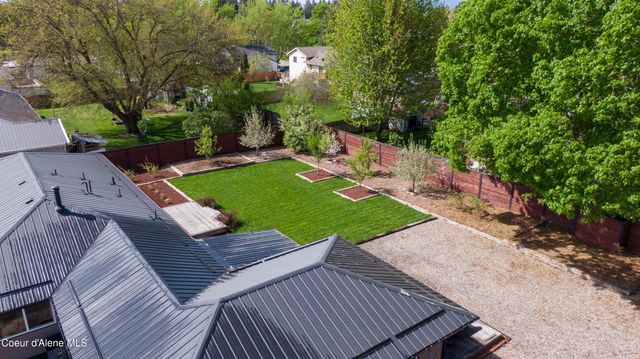 9347 N Baack RD, Hayden, ID 83835
