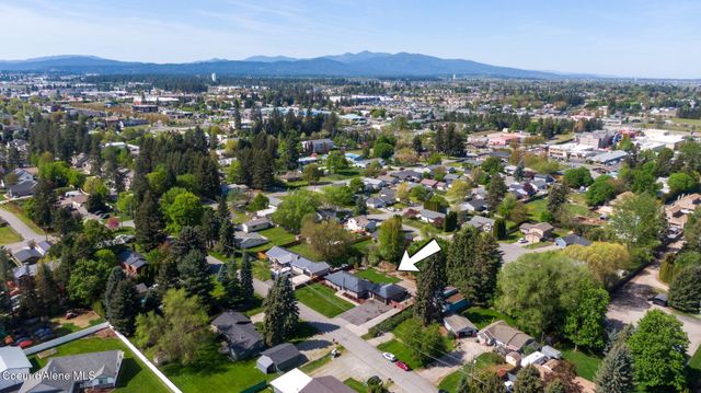 9347 N Baack RD, Hayden, ID 83835