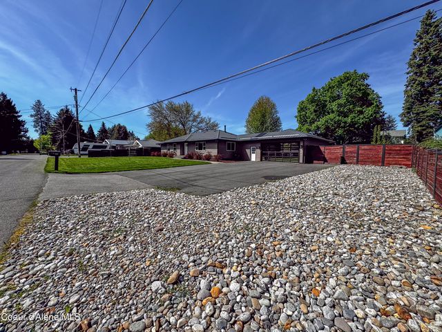 9347 N Baack RD, Hayden, ID 83835