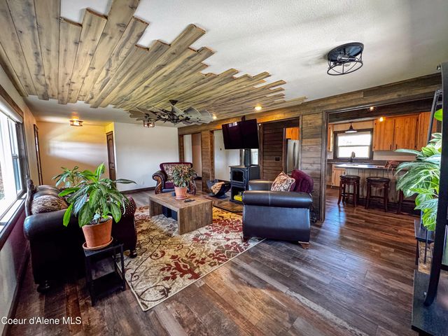 9347 N Baack RD, Hayden, ID 83835