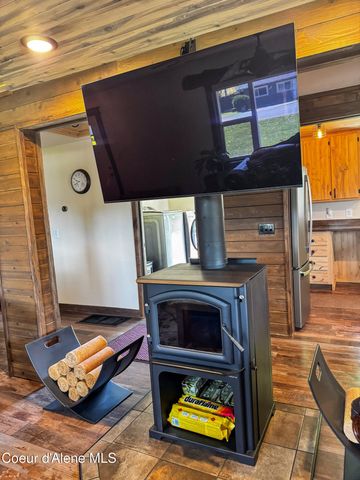 9347 N Baack RD, Hayden, ID 83835