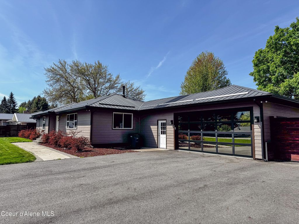 9347 N Baack RD, Hayden, ID 83835