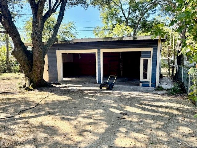 873 Rellia Drive, Terrell, TX 75160