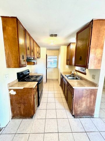 873 Rellia Drive, Terrell, TX 75160