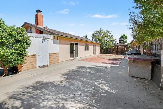 1661 Oak Hill Dr., Escondido, CA 92027