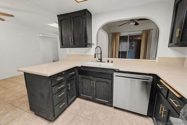 1661 Oak Hill Dr., Escondido, CA 92027