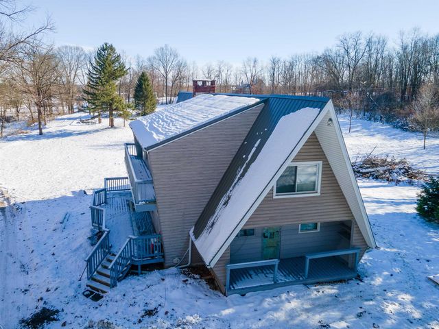 11480 N Roanoke Road, Roanoke, IN 46783