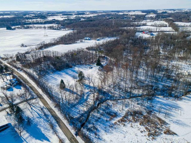 11480 N Roanoke Road, Roanoke, IN 46783